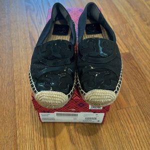 Tory Burch black Poppy espadrille, canvas & patent, size 7.5